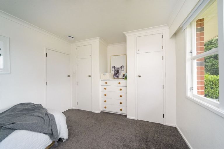 Photo of property in 16 Kapiti Place, Awapuni, Palmerston North, 4412