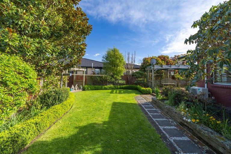 Photo of property in 17 Dellow Place, Spreydon, Christchurch, 8024