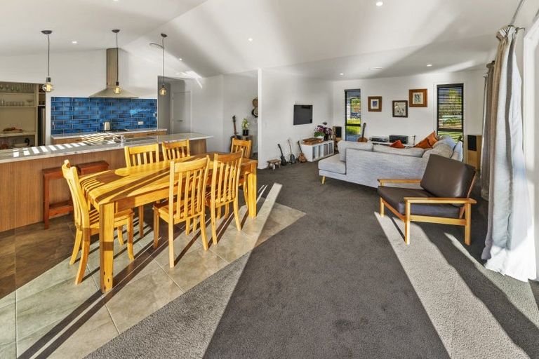 Photo of property in 8 Huntaway Close, Stoke, Nelson, 7011