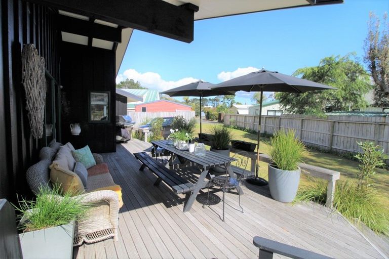 Photo of property in 117 Puriri Place, Matarangi, Whitianga, 3592
