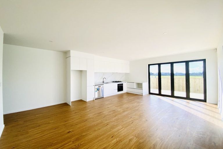 Photo of property in 14b Woven Place, Karaka, Papakura, 2113