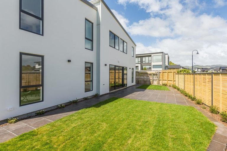 Photo of property in 2a Kaiaho Close, Aotea, Porirua, 5024