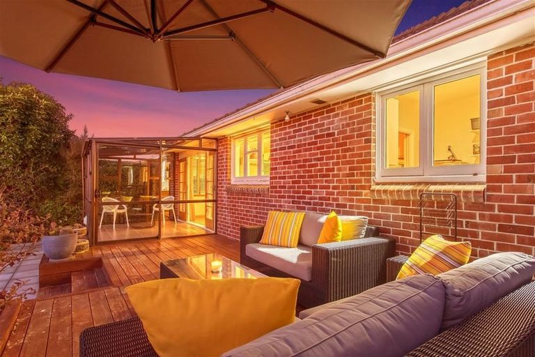 Photo of property in 28 Aorangi Road, Bryndwr, Christchurch, 8053