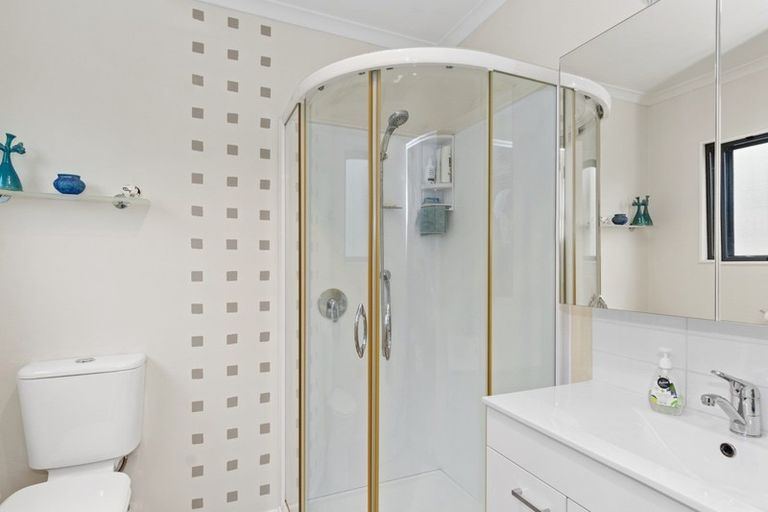 Photo of property in 2 Cashmere Way, Welcome Bay, Tauranga, 3112