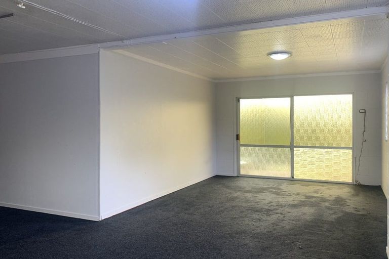 Photo of property in 423 Don Buck Road, Massey, Auckland, 0614