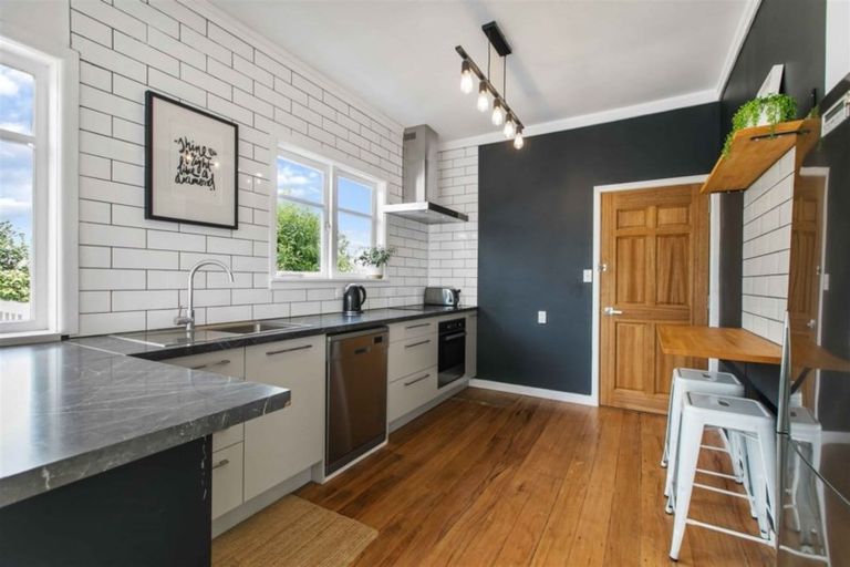 Photo of property in 2/5 Elderwood Lane, Belmont, Auckland, 0622