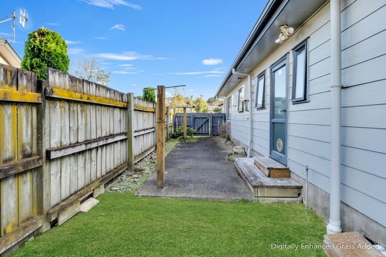 Photo of property in 32 Dahlstrom Grove, Kelvin Grove, Palmerston North, 4414