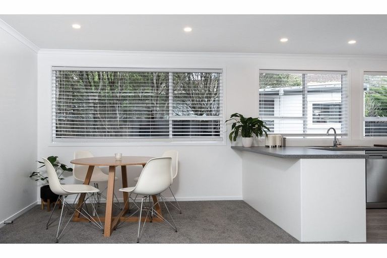 Photo of property in 2/144a Mcleod Road, Te Atatu South, Auckland, 0610