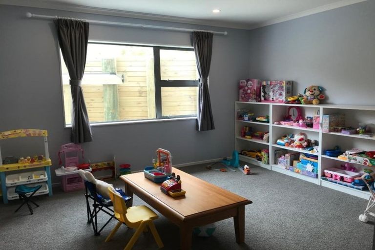 Photo of property in 5 Prestwich Rise, Churton Park, Wellington, 6037