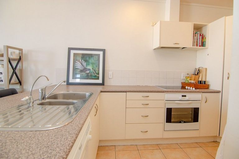 Photo of property in Maddison Apartments, 3/6e Queen Street, Palmerston North, 4410