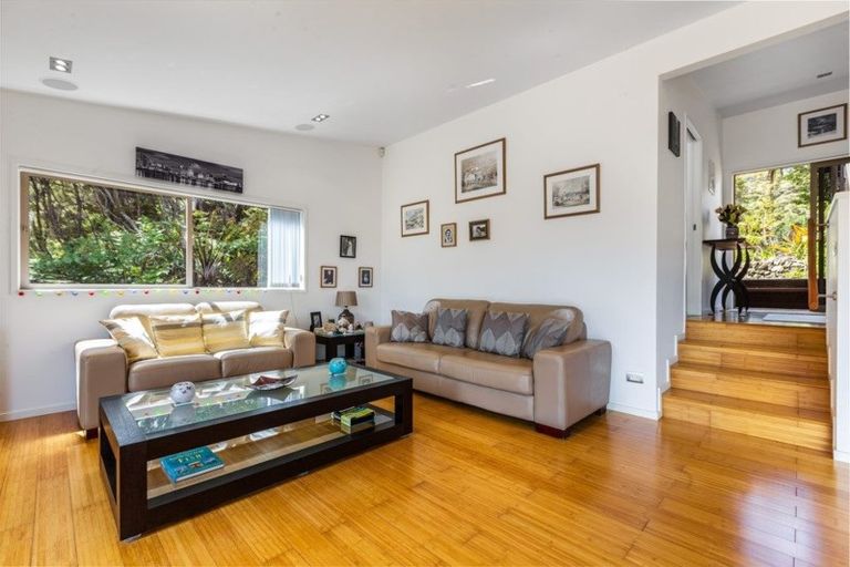 Photo of property in 19 Nepean Avenue, Waiheke Island, 1971