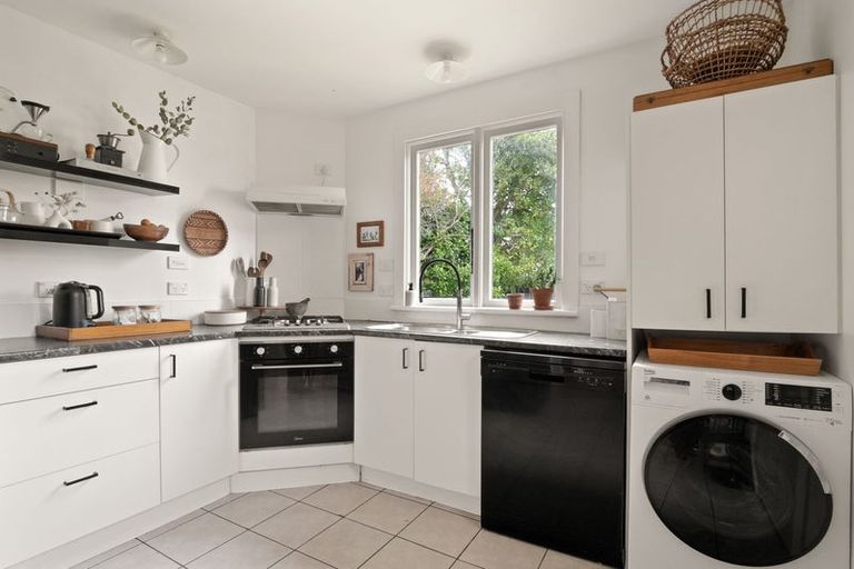 Photo of property in 2 Marlow Street, Saint Kilda, Dunedin, 9012