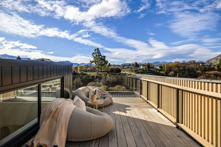 Photo of property in 11b William Rees Place, Kawarau Falls, Queenstown, 9300