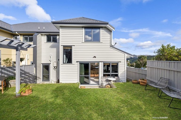 Photo of property in 55 Woodhouse Avenue, Karori, Wellington, 6012
