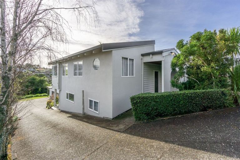 Photo of property in 33 Beulah Avenue, Rothesay Bay, Auckland, 0630