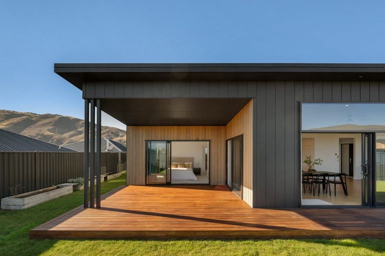 Photo of property in 7 Travertine Street, Cromwell, 9310