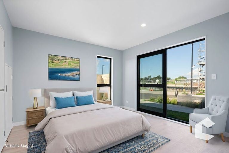 Photo of property in 8 Taipahitini Road, Rosehill, 2113