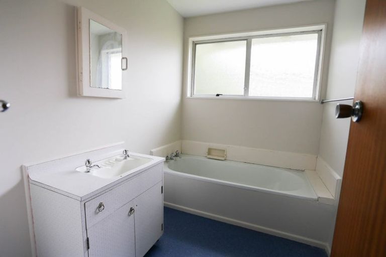 Photo of property in 4/93a Middlepark Road, Sockburn, Christchurch, 8042