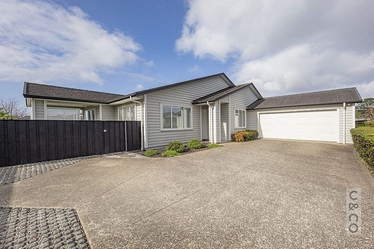 Photo of property in 15 Turpin Road, Riverhead, 0820