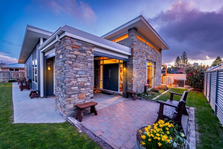 Photo of property in 31 Rhoboro Road, Twizel, 7901