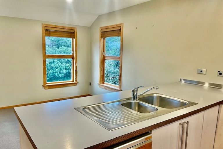 Photo of property in 22 Parliament Street, Thorndon, Wellington, 6011