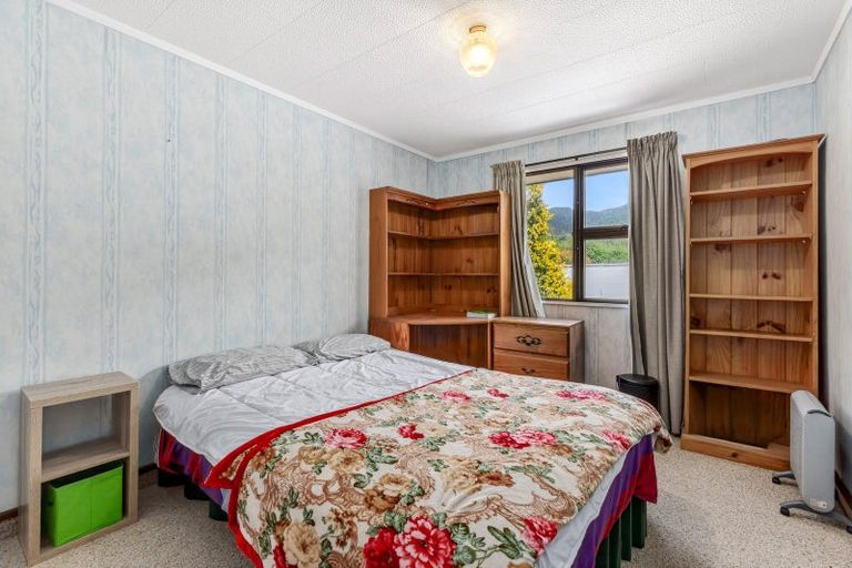 Photo of property in 28 Flora Dora Parade, Lake Hawea, Wanaka, 9382