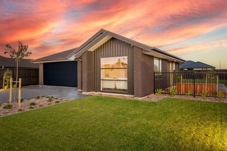 Photo of property in 30 Finstock Way, Rolleston, 7614
