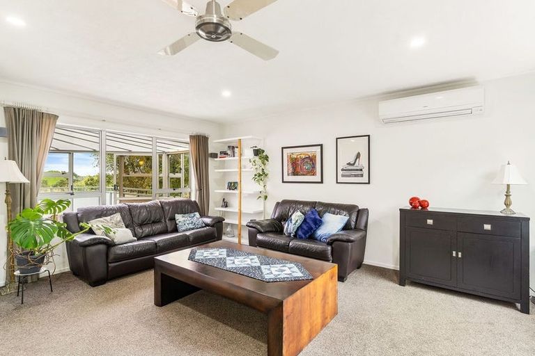 Photo of property in 54 Marendellas Drive, Bucklands Beach, Auckland, 2014