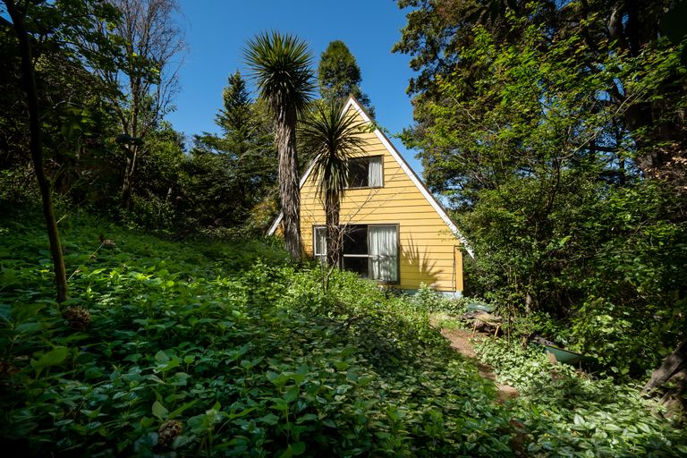 Photo of property in 1101 Dyers Pass Road, Governors Bay, Lyttelton, 8971