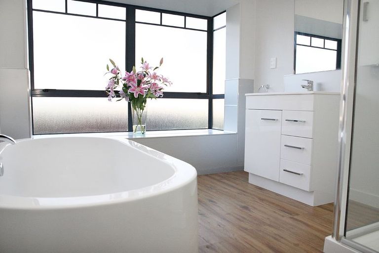 Photo of property in 245c Hill Road, The Gardens, Auckland, 2105