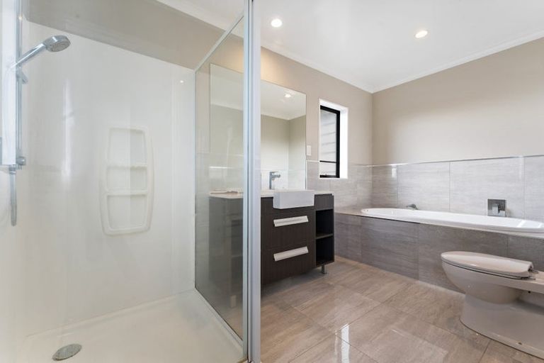 Photo of property in 11 Mauku Lane, Greenhithe, Auckland, 0632
