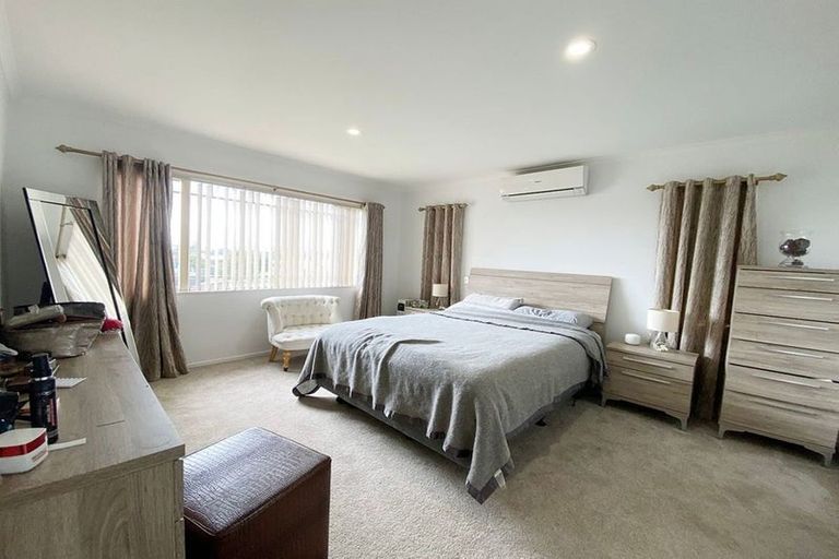 Photo of property in 2 Carbisdale Road, Flat Bush, Auckland, 2016