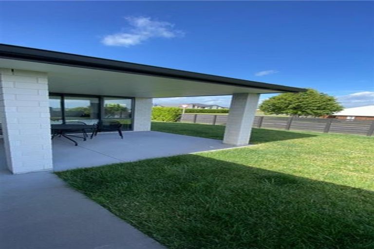 Photo of property in 8 Blacklock Road, Pyes Pa, Tauranga, 3112