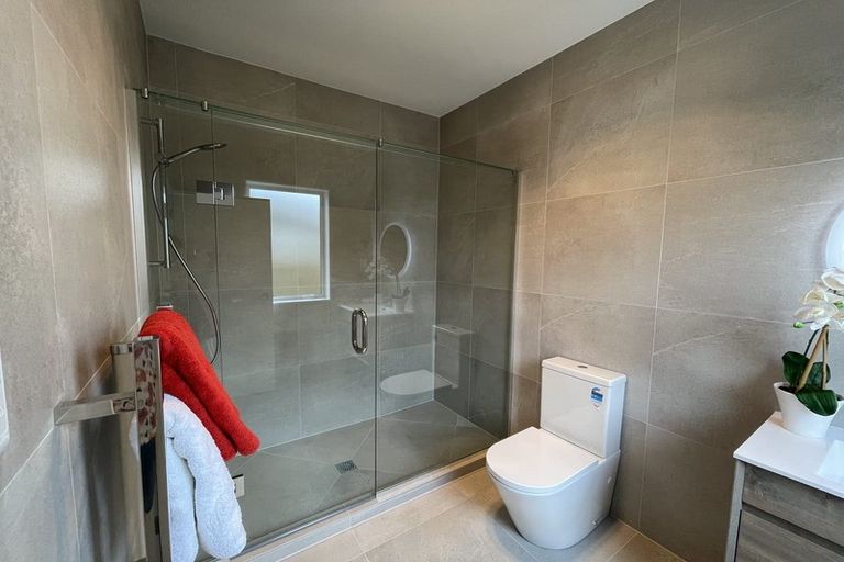 Photo of property in 17 Konoba Avenue, Kumeu, 0810