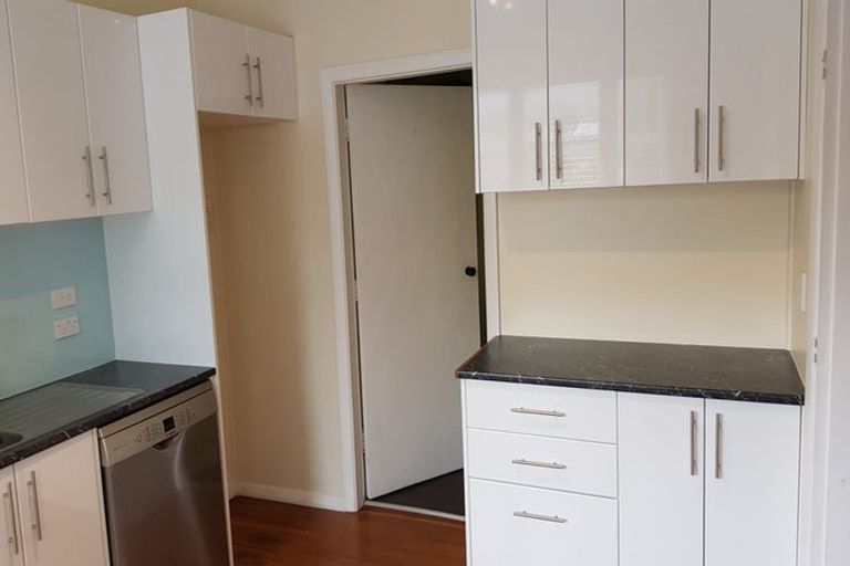 Photo of property in 5 Cressy Street, Waterloo, Lower Hutt, 5011