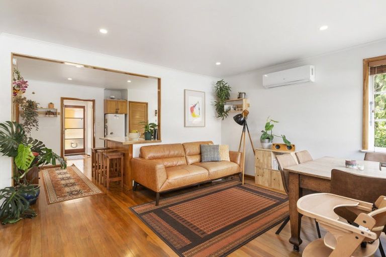 Photo of property in 5 Cross Street, Raglan, 3225