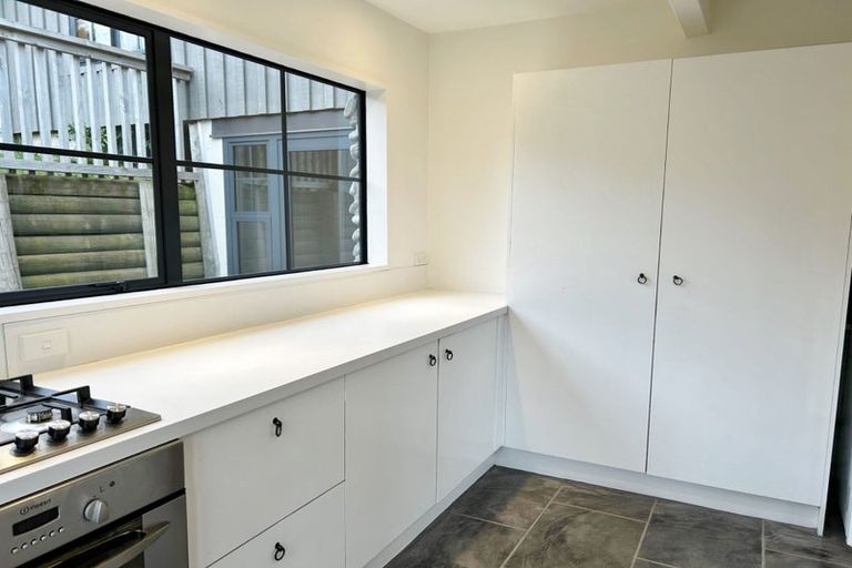 Photo of property in 140 Main Road, Allandale, Lyttelton, 8971