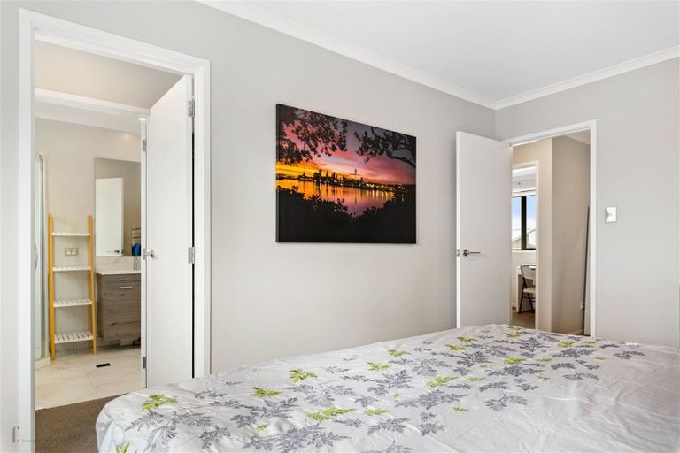 Photo of property in 3 Tuatua Road, Hobsonville, Auckland, 0616