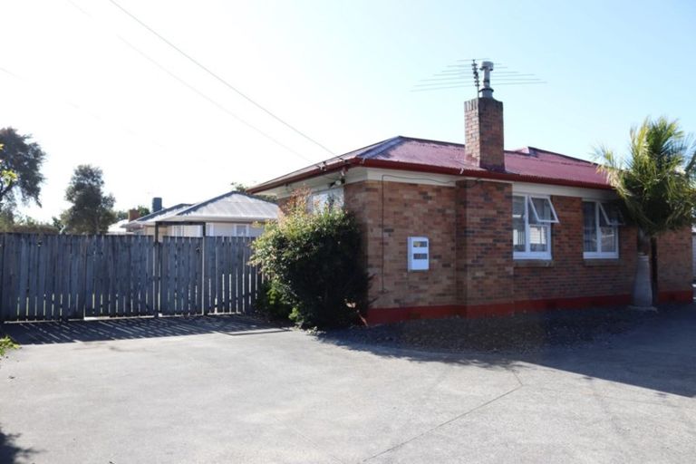 Photo of property in 8 Rollerson Street, Papakura, 2110