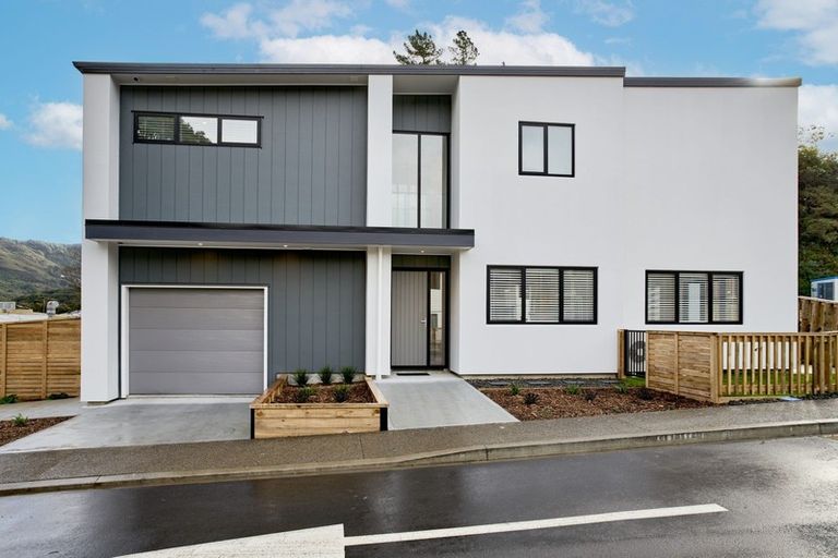 Photo of property in 6 Pakura Place, Wainuiomata, Lower Hutt, 5014