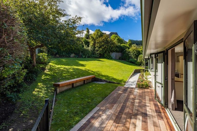 Photo of property in 6 Kaikomako Place, Cass Bay, Lyttelton, 8082
