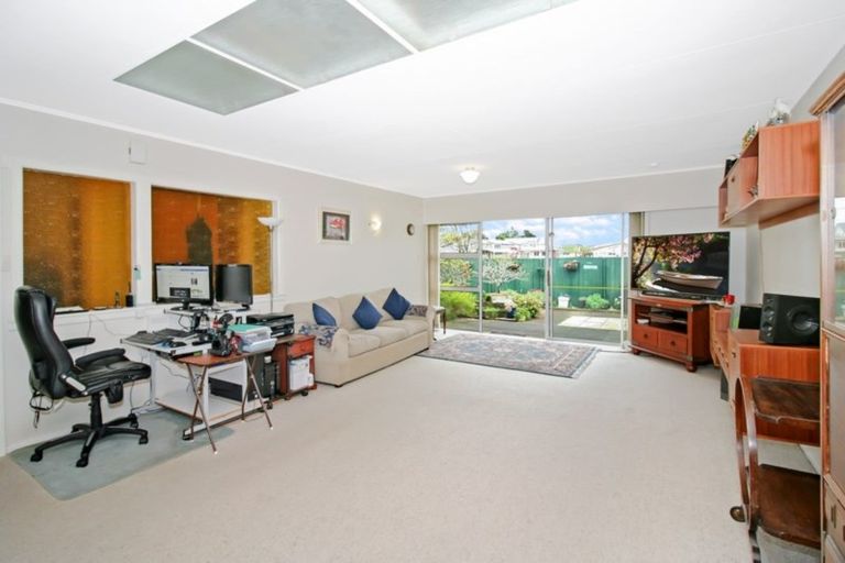 Photo of property in 2/40 Barriball Street, Fitzroy, New Plymouth, 4312
