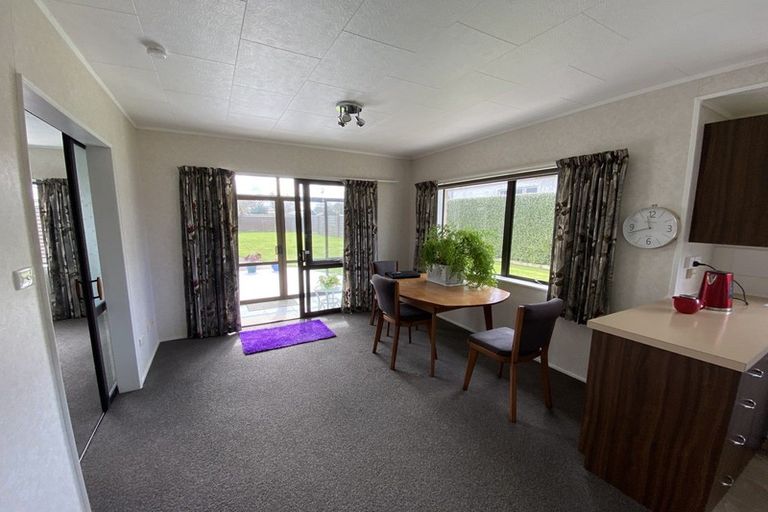 Photo of property in 24 Graham Street, Eltham, 4322