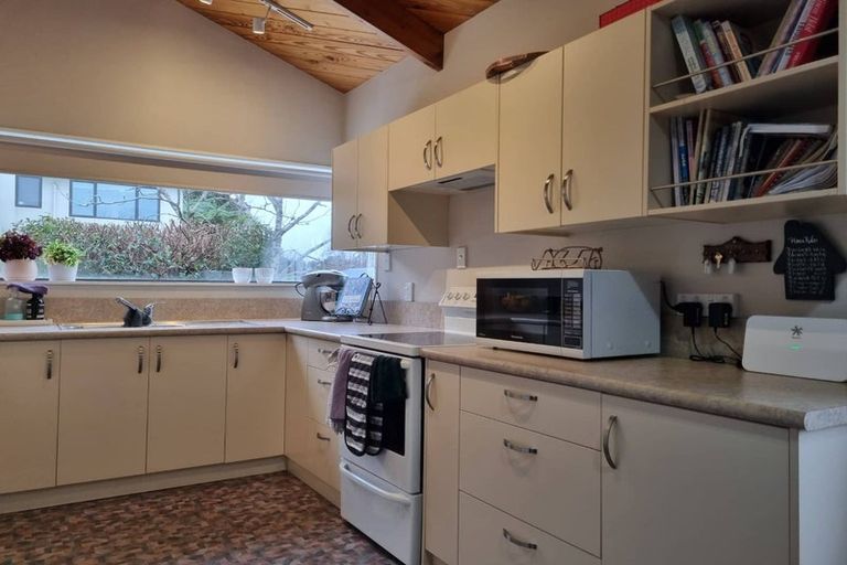 Photo of property in 94/2 Awanui Street, Merrilands, New Plymouth, 4312