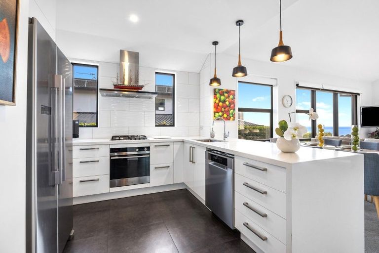 Photo of property in 8 Parkridge Place, Mount Pleasant, Christchurch, 8081