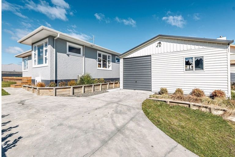 Photo of property in 6 Glenn Street, Castlecliff, Whanganui, 4501