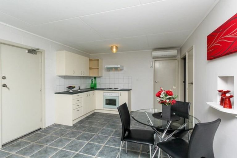 Photo of property in 7/57 Carrington Street, Lower Vogeltown, New Plymouth, 4310