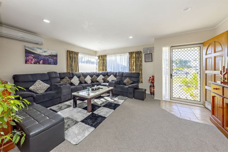 Photo of property in 32 Berwyn Avenue, Takanini, 2112