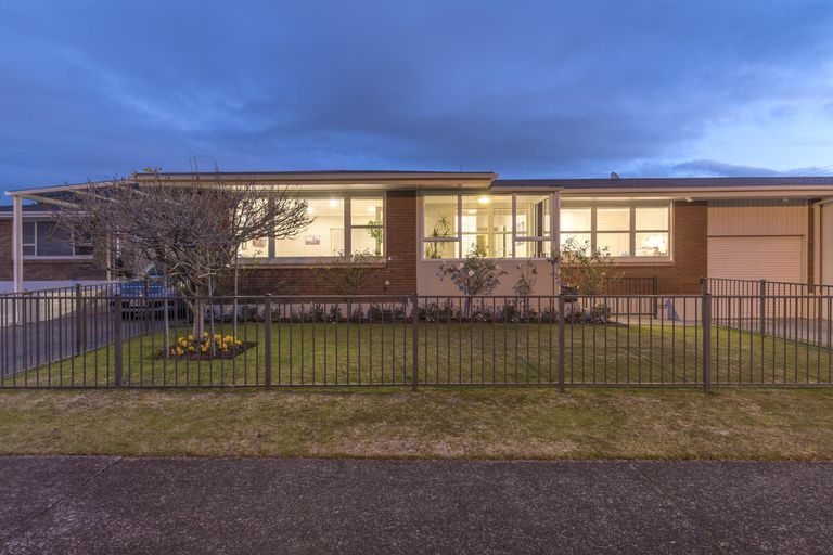 Photo of property in 2 Longwood Lane, Otumoetai, Tauranga, 3110