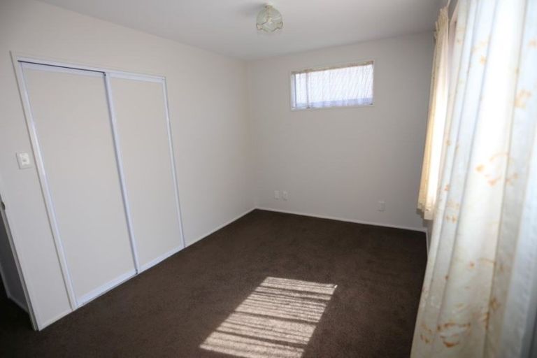 Photo of property in 8 Farm Lane, Parklands, Christchurch, 8083